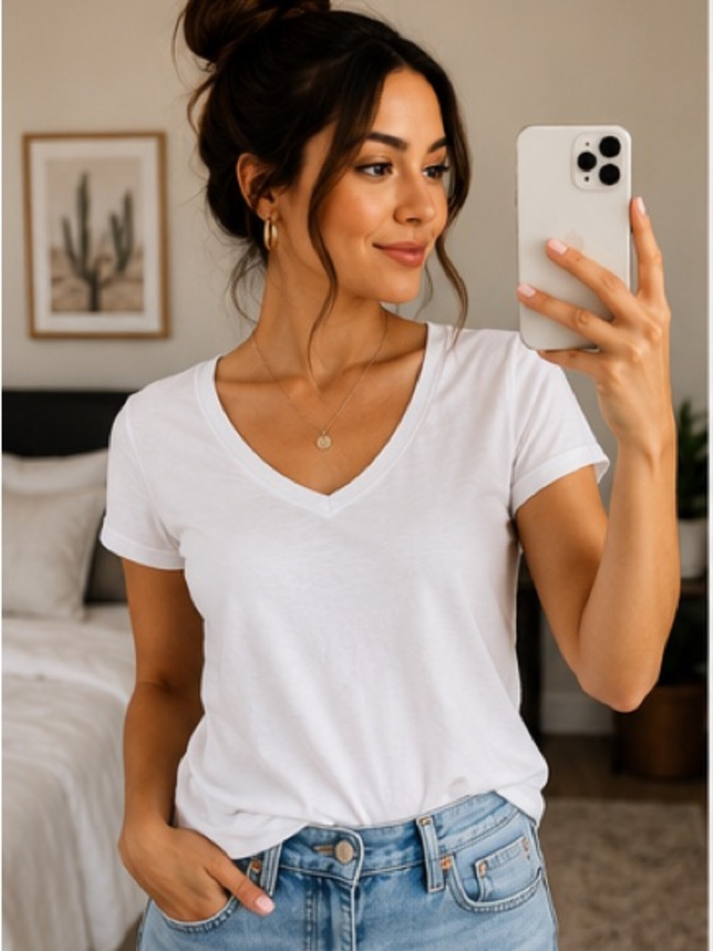 🤍 Old Navy EveryWear V-Neck Tee — Size Medium